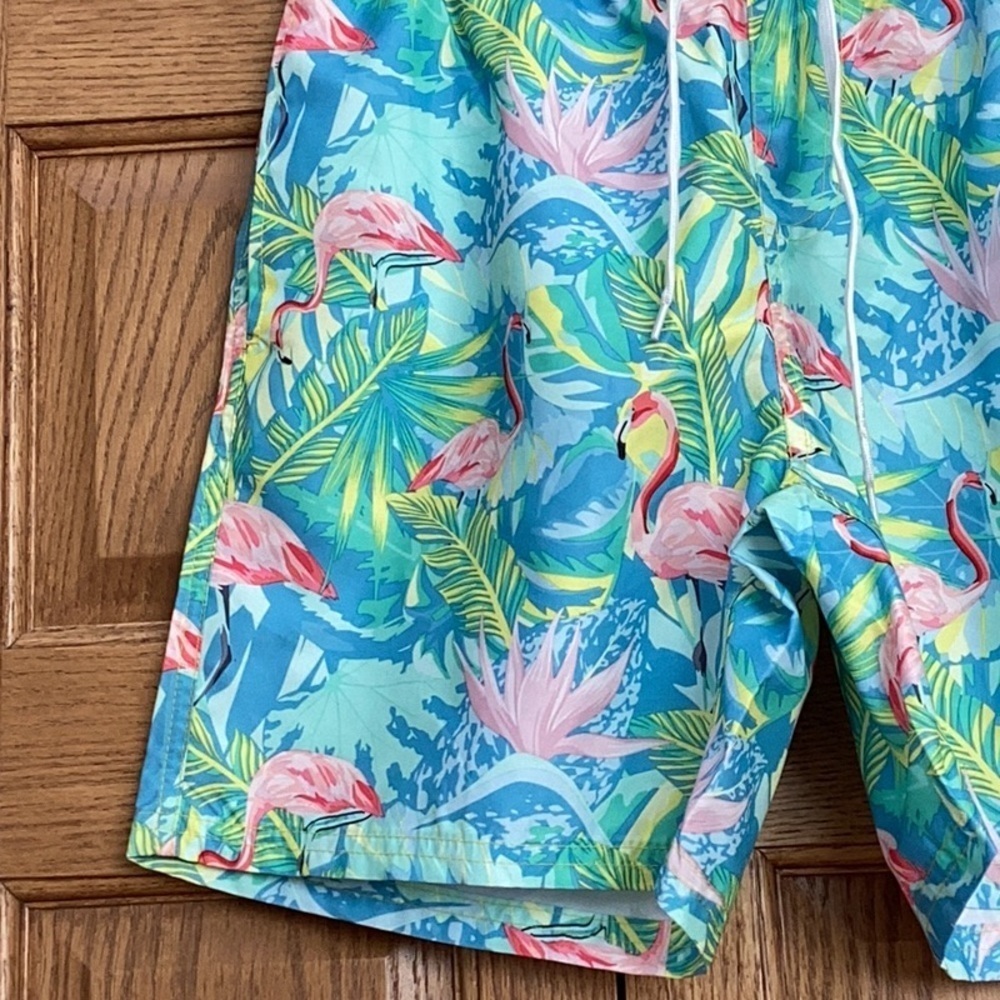 MTV tropical, flamingo swim trunks, men’s size medium